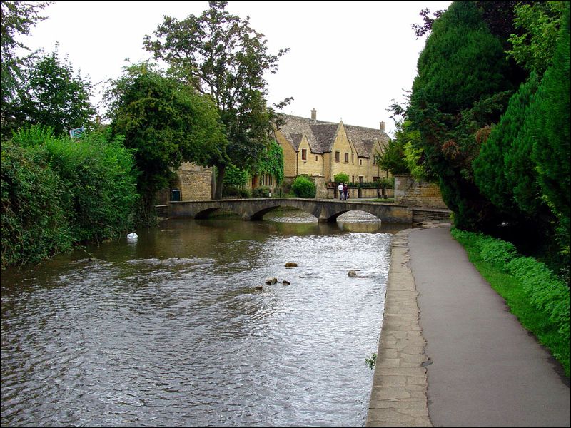 gal/holiday/Cotswolds 2004 - Bourton-on-the-Water/Bourton-on-the-Water_DSC02009.jpg